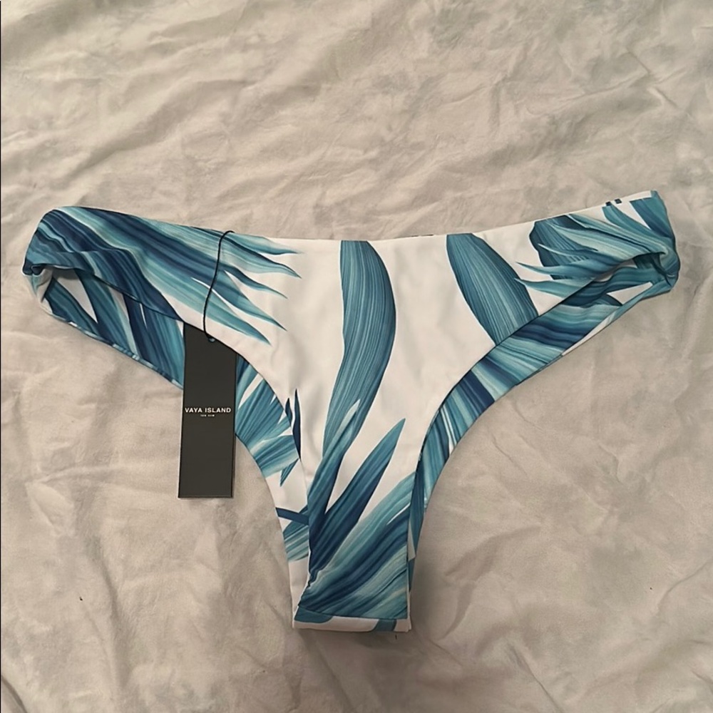 Vaya Island Bikini Bottom